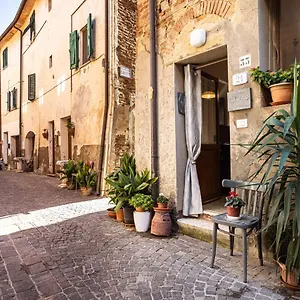  Apartment Angolo Della Cei